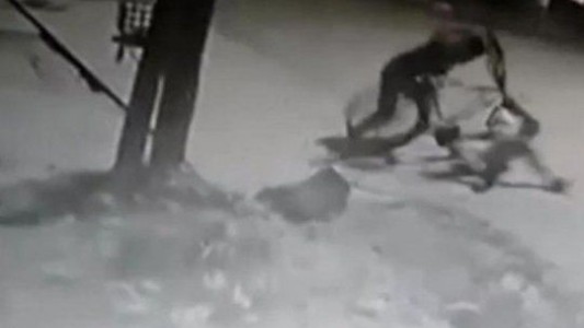 Murió el ladrón golpeado en Moreno: hay dos detenidos