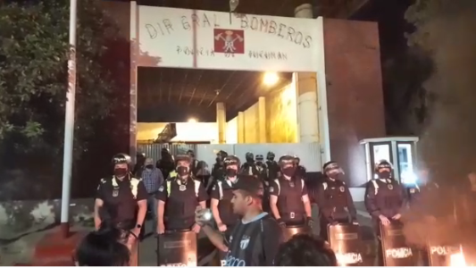 Se fugó el exguardiacárcel condenado a prisión perpetua por el crimen de su expareja y su hijo en Tucumán