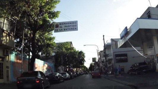 La Matanza: intentaron robarle, mató al delincuente y le dejó un cuchillo clavado en el pecho