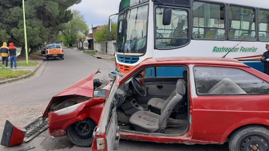 Compró un auto y lo chocó a las cinco cuadras