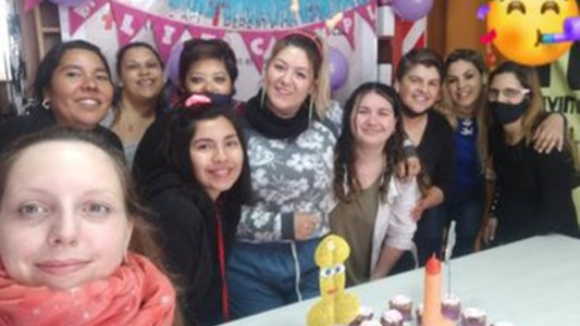 Candidata a concejal festejó un cumpleaños con juguetes sexuales en un merendero