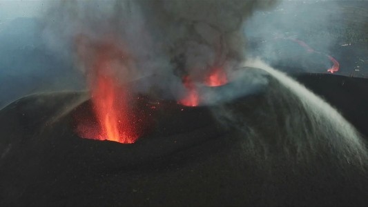 España destinará 200 millones de euros para la zonas afectada por el volcán