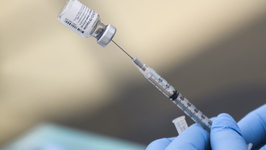 Estados Unidos permitirá el ingreso de los vacunados con dosis aprobadas por la OMS