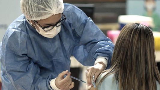 La mitad de la población argentina ya tiene las dos dosis de la vacuna contra el coronavirus