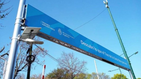 Trenes Argentinos utiliza energía solar en pasos a nivel del Tren de la Costa