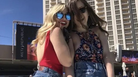 La joven que estuvo al borde de la muerte por usar shorts de jeans