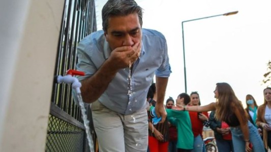 Video: Capitanich se quebró al inaugurar una obra de agua potable frente a vecinos