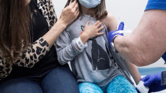 Según jefa de Infectología del Garrahan, vacunar a niños contra el coronavirus "podría evitar unas 15.000 muertes"