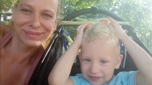 Era actriz porno, mató a su hijo de 2 años porque perdió la custodia: exhibió el cuerpo en un supermercado