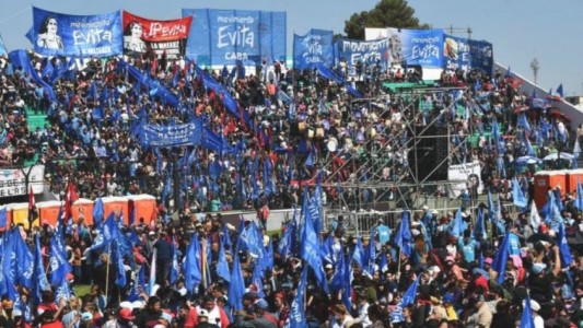 La Justicia porteña dispuso el allanamiento y clausura de la cancha de Nueva Chicago tras el acto en el que participó Alberto Fernández