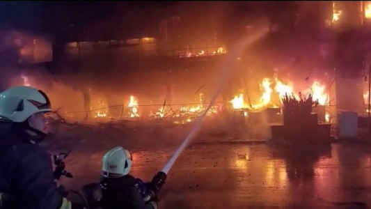 Al menos 46 muertos en el incendio de un edificio en Taiwán