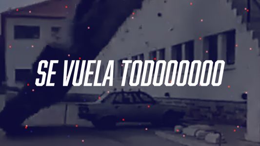 Se voló el techo de un colegio en Córdoba y aplastó un auto - #FlashChat