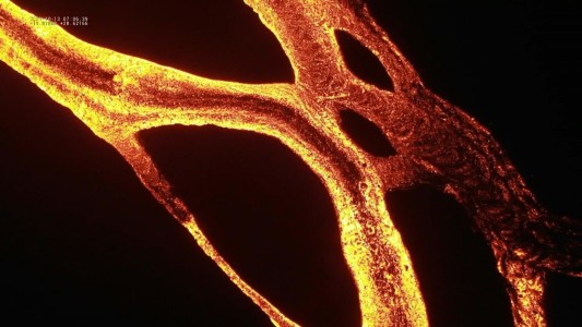 Crecen los ríos de lava en la isla española La Palma