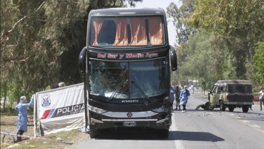 En el Día de la Madre fue a visitar la tumba de su mamá: su papá lo acompañó y, al regresar, murieron atropellados