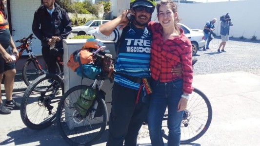 Pedaleó desde México hasta Mar del Plata para reencontrarse con su novia argentina
