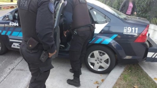 Detienen a "Oaky", uno de los líderes de una banda de falsos policías que robaba en casas del conurbano