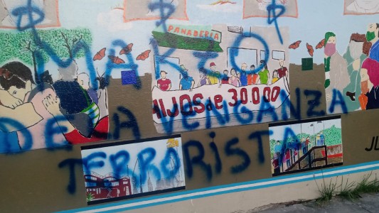 Vandalizan mural que recordaba a los 30 mil desaparecidos en Berisso