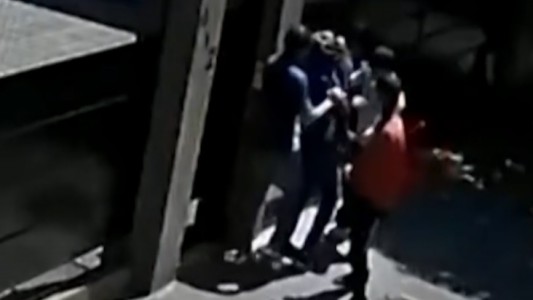 El peligro de ir y volver de la escuela: alumnos, el objetivo de los ladrones