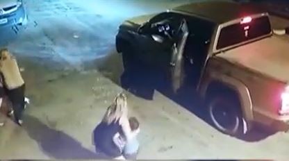 Otro ataque piraña: Le roban a una embarazada que estaba en su camioneta con sus dos hijos de 4 y 8 años