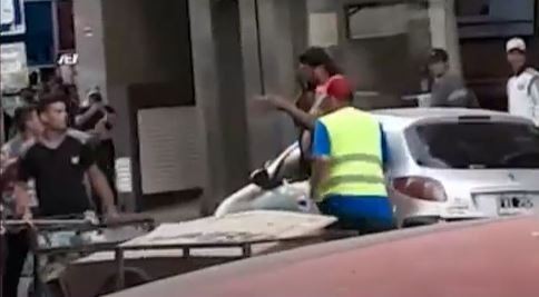 Video: Brutal pelea entre "trapitos" en el centro de Mar del Plata