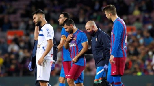 Parte médico del Barcelona sobre la salud del Kun Agüero: se someterá a un tratamiento médico y estará tres meses sin jugar