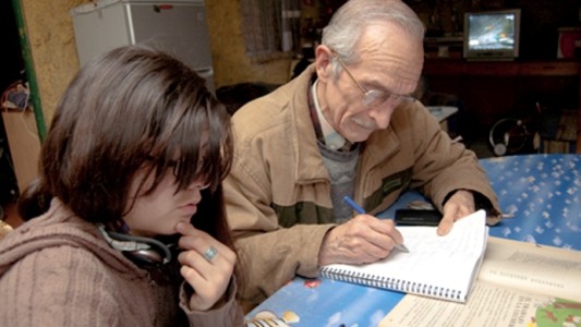 Se oficializó la suba de haberes para jubilados docentes para diciembre en forma excepcional