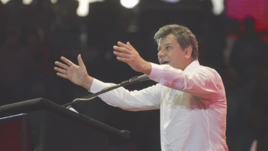 Manes apuntó contra el Gobierno: “La dignidad no se compra con una bicicleta o una heladera”