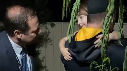 Video: así fue rescatada Cleo Smith, la nena de 4 años que estuvo 18 días secuestrada