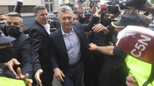 Mauricio Macri pidió disculpas por sacarle el micrófono al periodista de C5N: "Fue un acto reflejo"