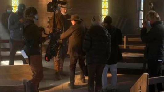 Los abogados de la encargada de las armas de "Rust" alegan que pudo haber un "sabotaje" en el set