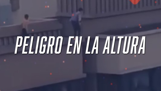 Grabaron a dos chicos haciendo parkour entre terrazas - #FlashChat