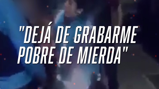 Los insultos racistas de una joven a una policía porteña - #FlashChat