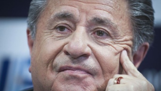 Eduardo Duhalde: “He venido a visitar a la señora… a la señora de Duhalde”