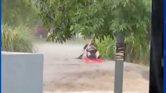 Temporal en Córdoba: Hicieron rafting en un barrio cerrado