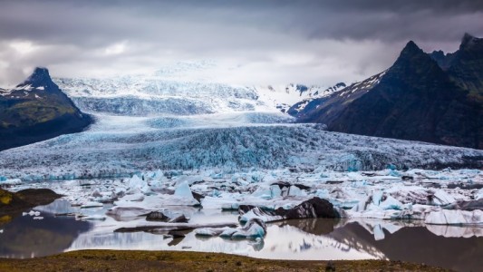El cambio climático en tiempo real: video muestra el dramático derretimiento de un glaciar en Islandia