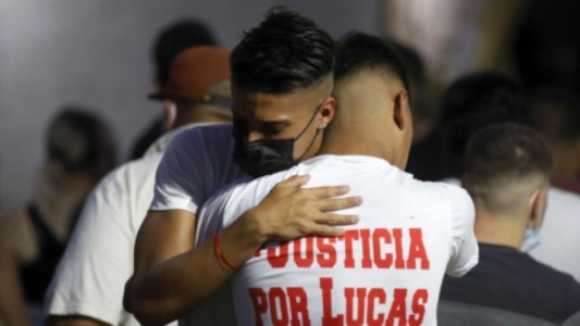 Familiares y amigos despidieron con dolor a Lucas González