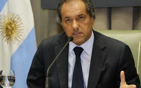 Scioli repudió la represión en Tucumán y le recomendó a Macri no “arengar”