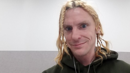 Un pedófilo se declaró trans, fue a una cárcel de mujeres y violó a una compañera de celda