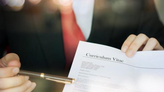 En la Ciudad ya no es obligatorio poner nombre, apellido y foto en el currículum