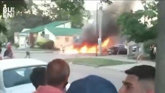 Graves incidentes en La Pampa por el asesinato de Lucio: prendieron fuego patrulleros y atacaron con piedras la comisaría