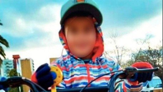 El relato desgarrador de la vecina que intentó ayudar a Lucio: "Le toqué las manitos y estaba helado"