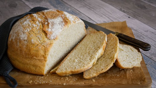 Presidente de la federación bonaerense de panaderos: "El pan va a aumentar entre un 10 y un 15%"