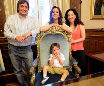 La última foto de Cristina en la Casa Rosada con su nieto Néstor Iván