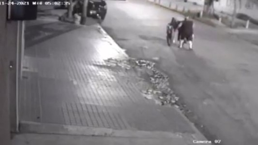 Atropelló a un cafetero en San Martín y huyó: la familia de la víctima busca testigos para dar con el conductor