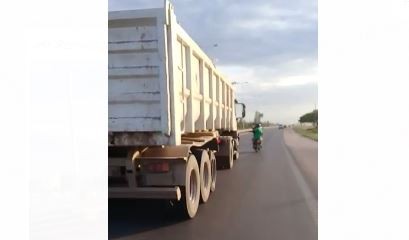 Video: A los tiros intentaron secuestrar un camión municipal de La Rioja