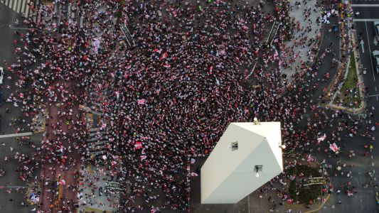 Festejos de los hinchas de River a 3 años de la final de Madrid