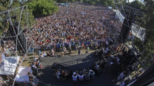 Sabbatella y panelistas de 678 hablaron ante una multitud en Parque Saavedra