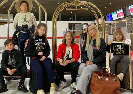 Wanda Nara voló a Argentina para pasar las fiestas junto a su familia