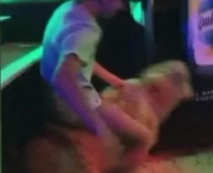 Escándalo en un boliche: ingresaron ovejas y las montaron