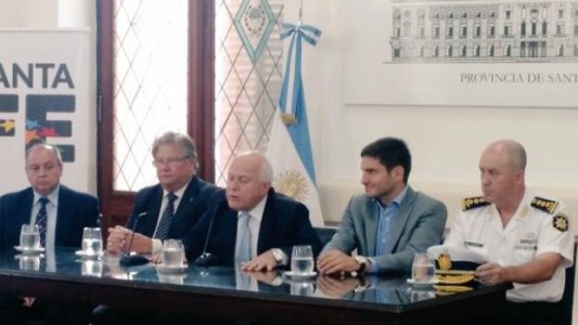 El gobernador de Santa Fe rechazó que la información falsa haya partido de su administración